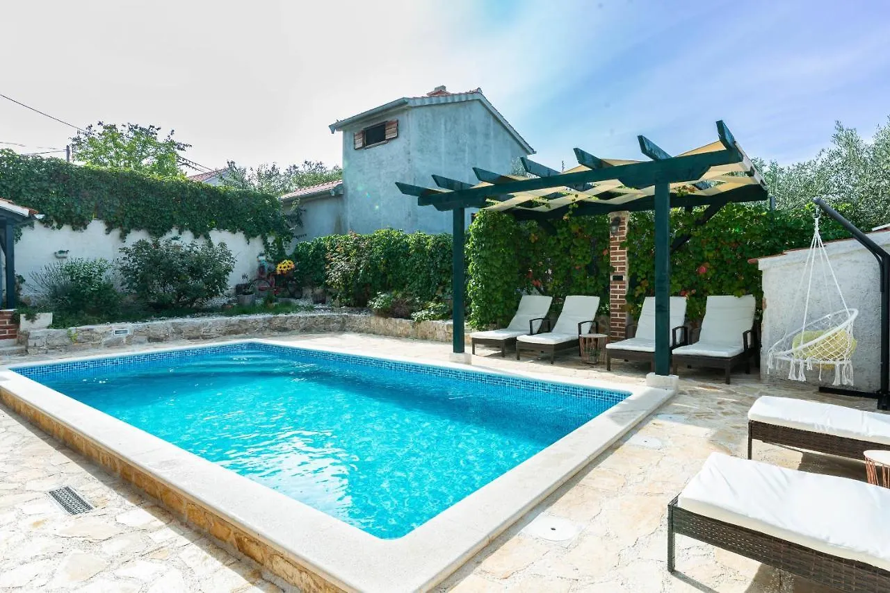 Stone Villa Mia With Pool Debeljak