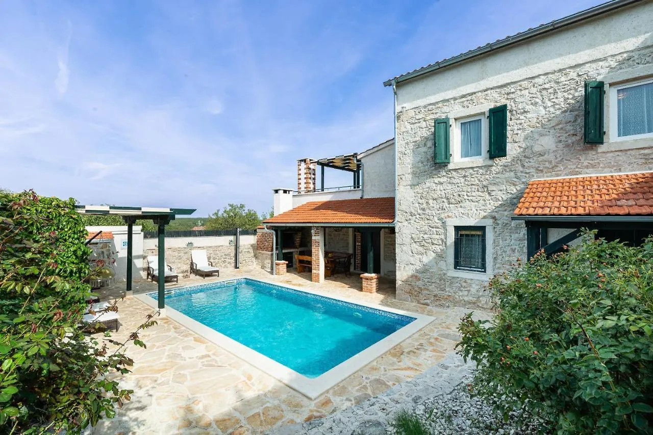 Stone Villa Mia With Pool Debeljak