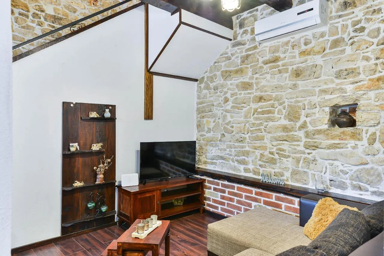 Stone Villa Mia With Pool Debeljak Croatia