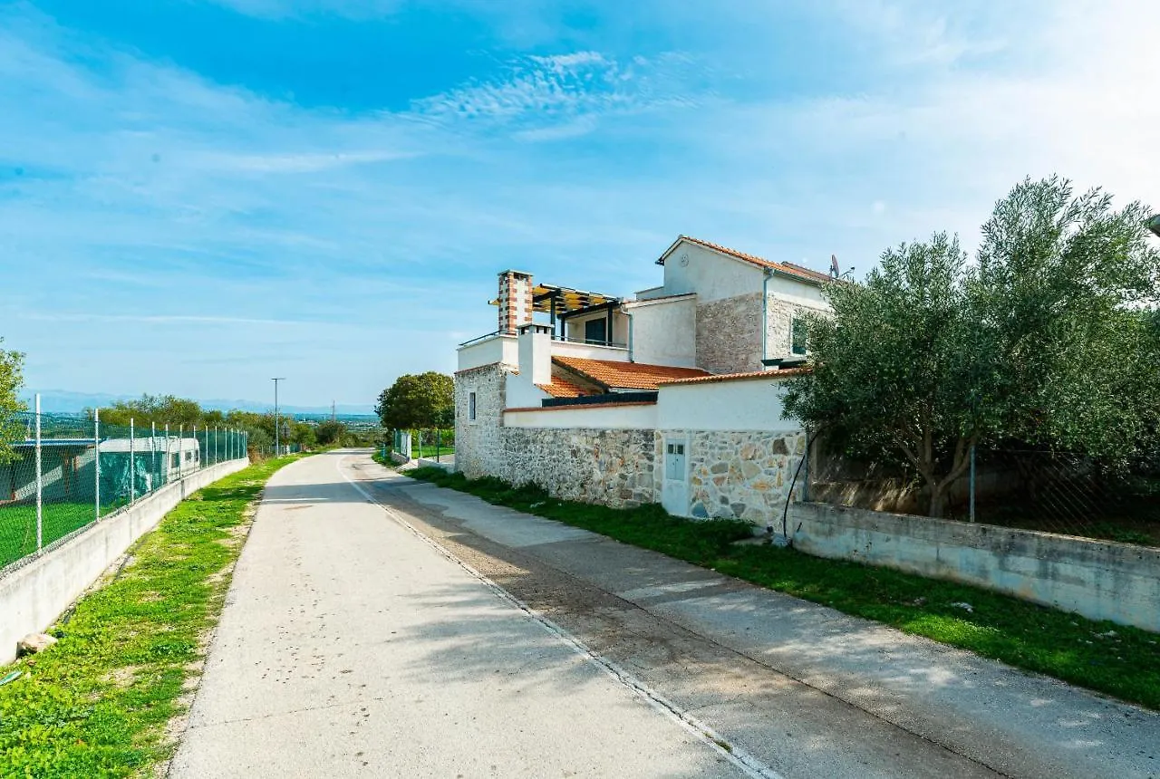 Stone Villa Mia With Pool Debeljak