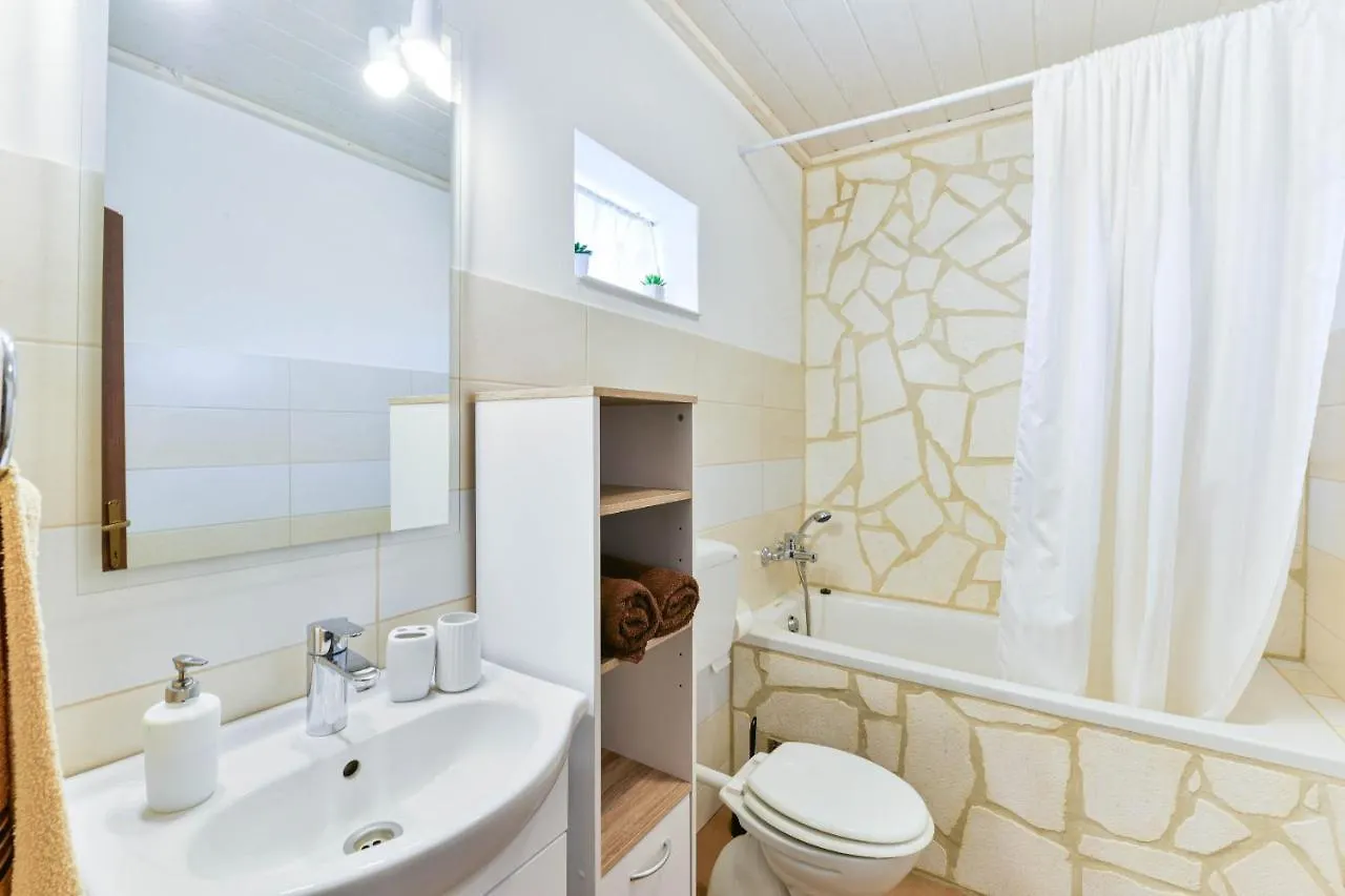Stone Villa Mia With Pool Debeljak